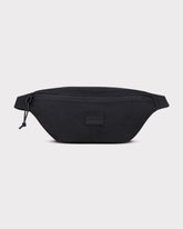 Schwarze Bauchtasche 'Erik Small' von Johnny Urban mit Reißverschluss und Logo auf der Vorderseite