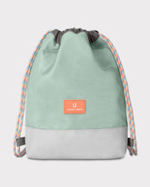 Johnny Urban Kinder Turnbeutel 'Nino' in Mint mit grauem Boden und bunten Kordeln