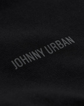 Schwarzes T-Shirt mit grauem Schriftzug 'Johnny Urban'