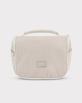 Beige Kulturtasche 'Logan' von Johnny Urban mit Tragegriff und Reißverschluss