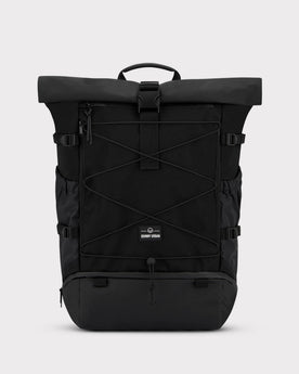 Schwarzer Reiserucksack 'Allen Large Travel' von Johnny Urban mit Rollverschluss und Frontnetz