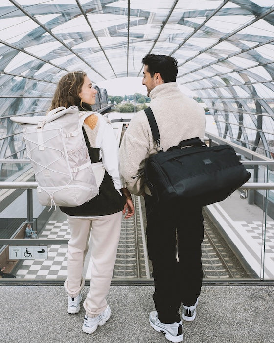 Funktionale Reiserucksäcke & Duffle Bags für deinen nächsten Trip.