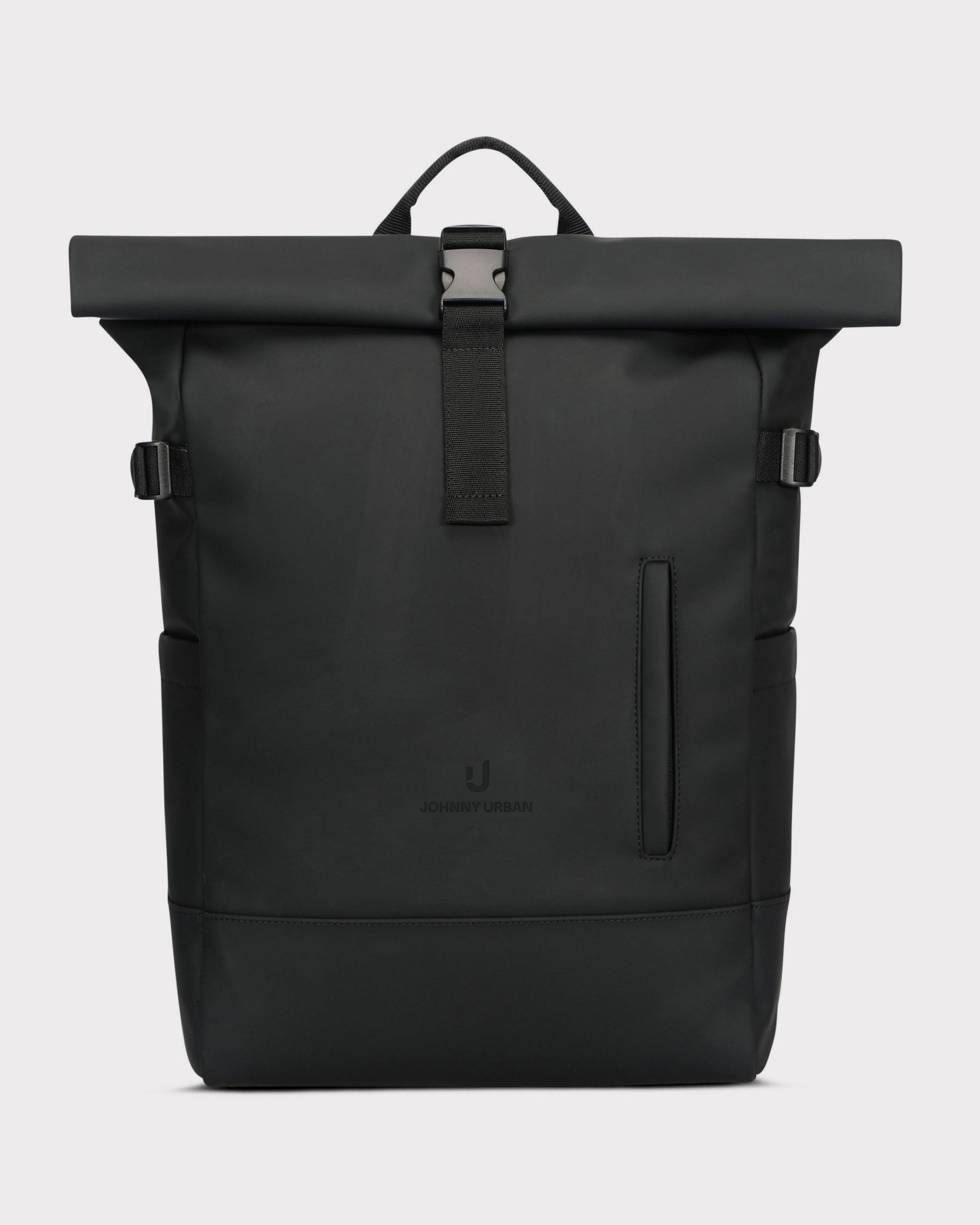 Großer schwarzer Rolltop Rucksack 'Harvey Large' von Johnny Urban aus wasserdichtem Material mit seitlichen Schnallen