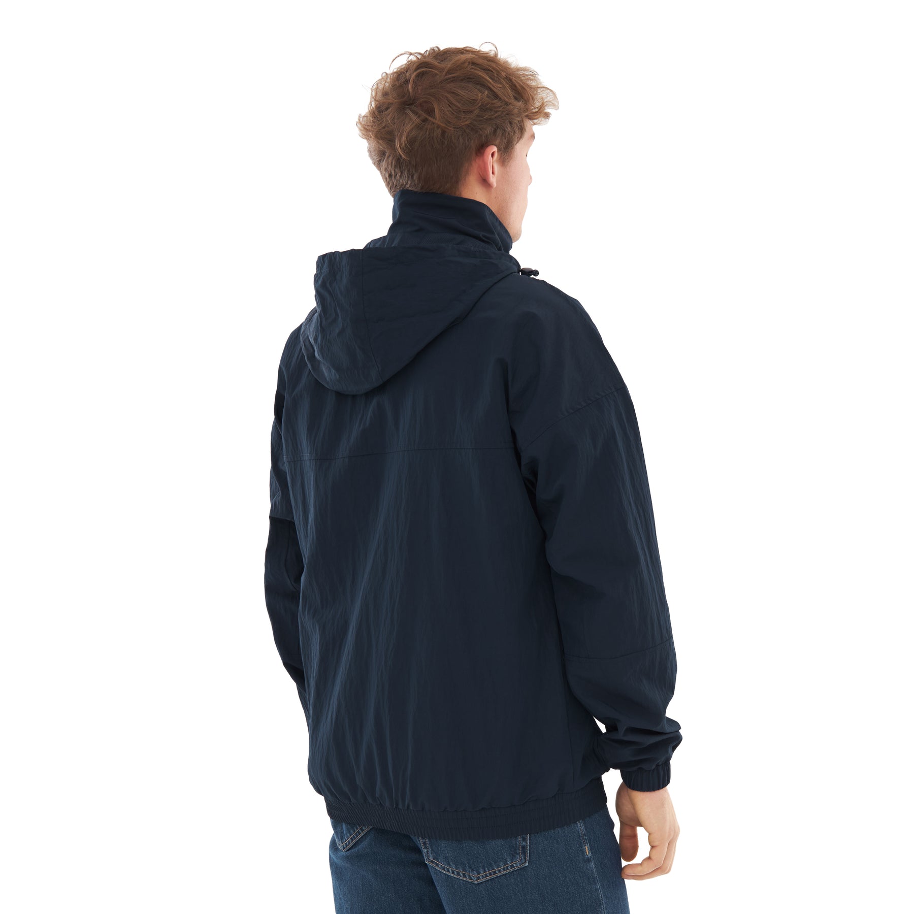 Mann trägt blaue Übergangsjacke 'Lennon' mit Kapuze, Rückenansicht