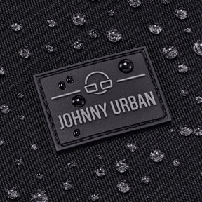 Wasserabweisender schwarzer Stoff mit Johnny Urban Logo und Wassertropfen, Umhängetasche 'Drew'