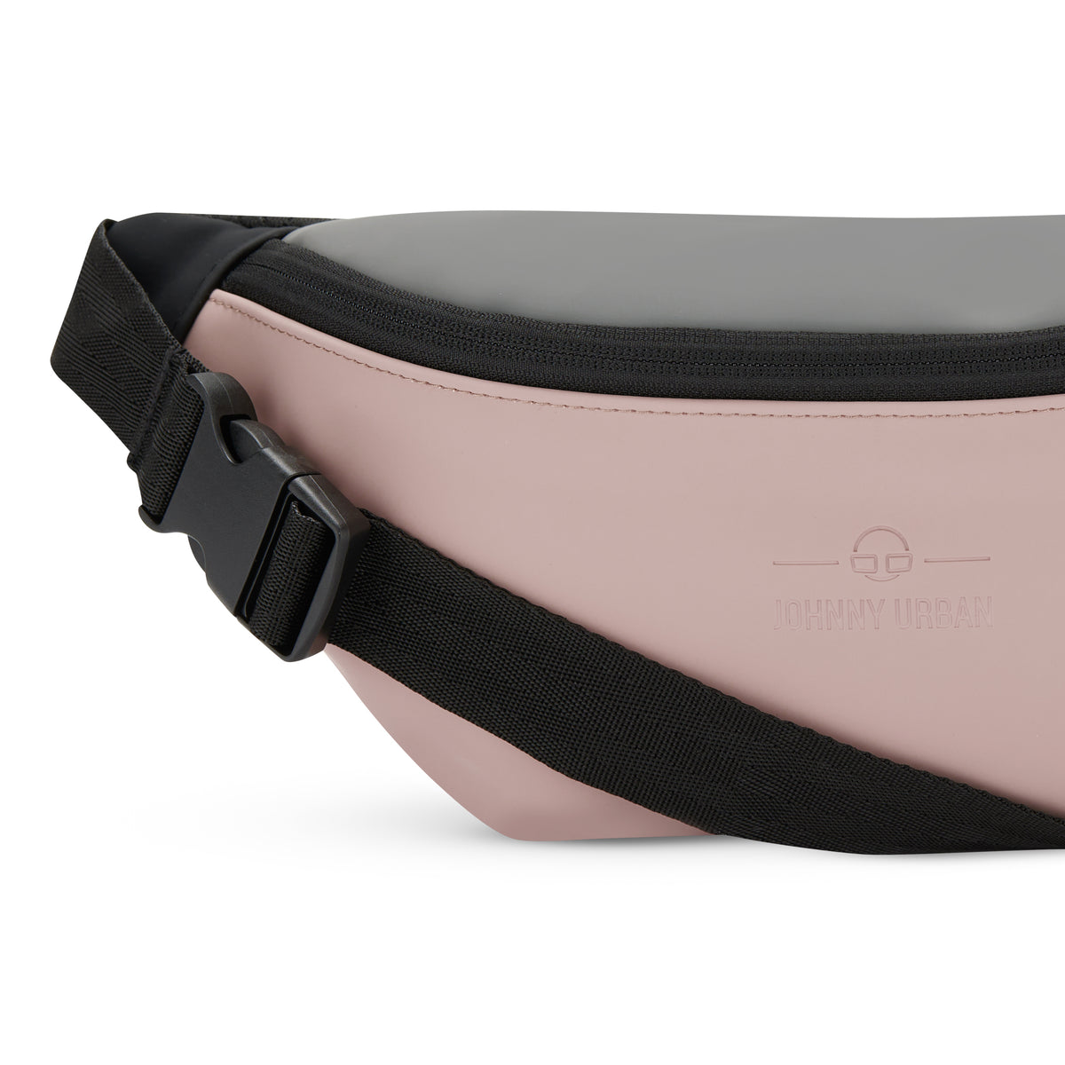 Bauchtasche ‚Riley‘ von Johnny Urban in zartem Rosa mit schwarzem Reißverschluss und verstellbarem Gurt