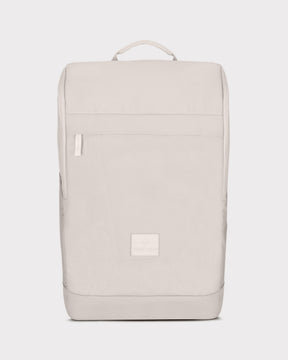 Beiger Business-Rucksack 'Jasper' von Johnny Urban in rechteckiger Form mit Tragegriff oben
