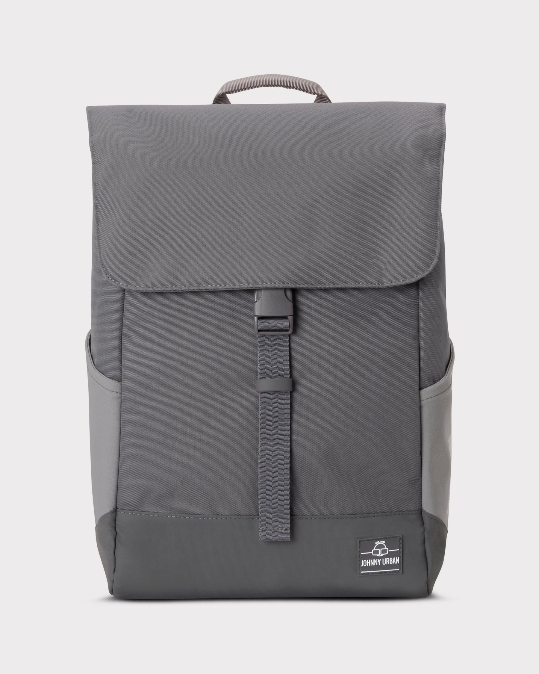 Dunkelgrauer Tagesrucksack 'Mika' von Johnny Urban mit Klappe und Verschlussriemen